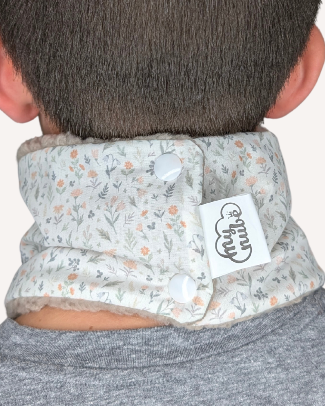 Cuello botones Flora